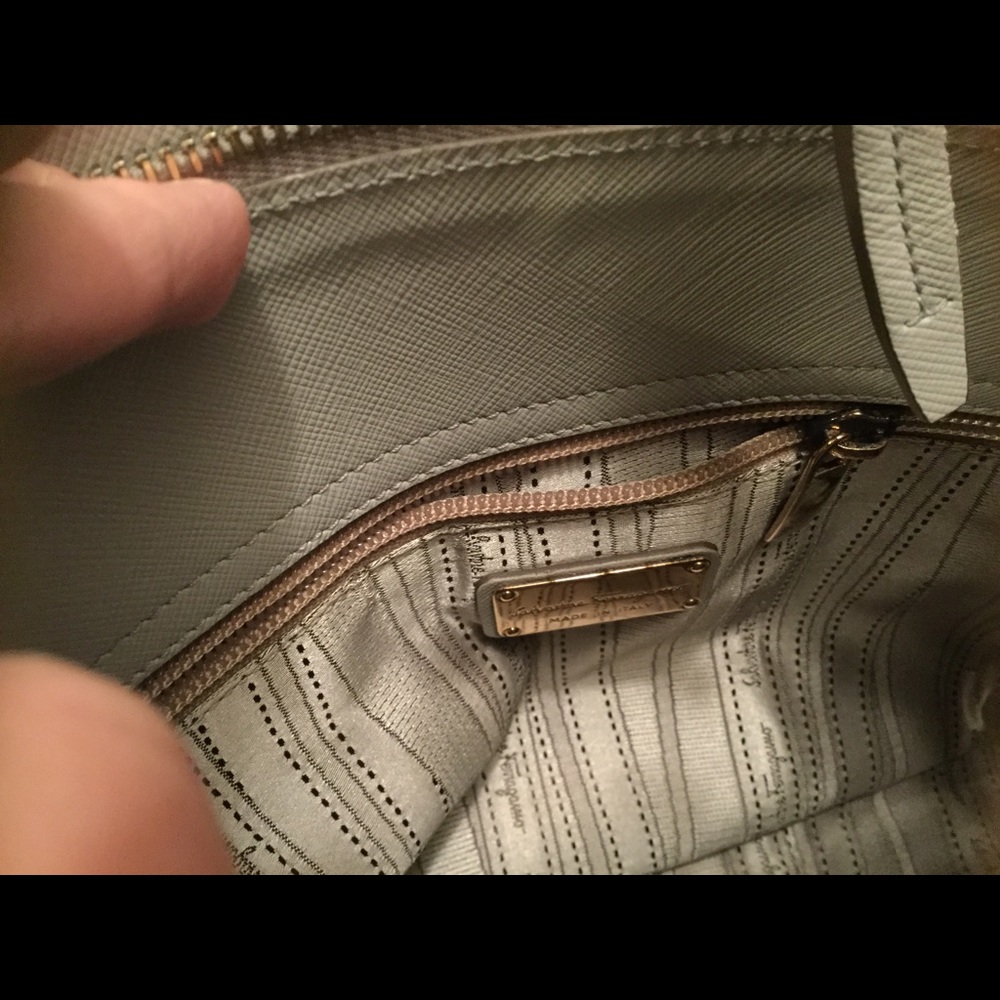 ❌❌SOLD❌❌Salvatore Ferragamo Brianna Handbag - Picture 4 of 5